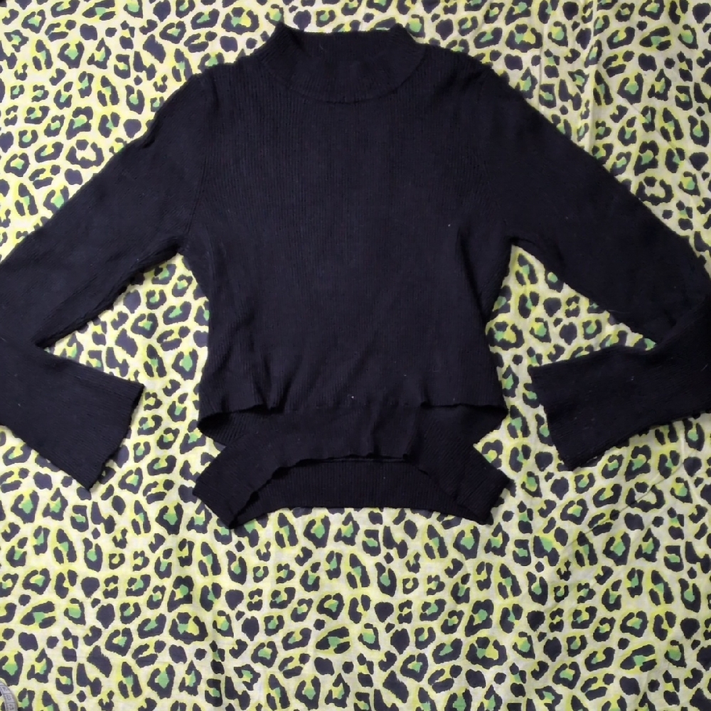 3/30 🖤Ribbed Goth Cut Out Sweater🖤